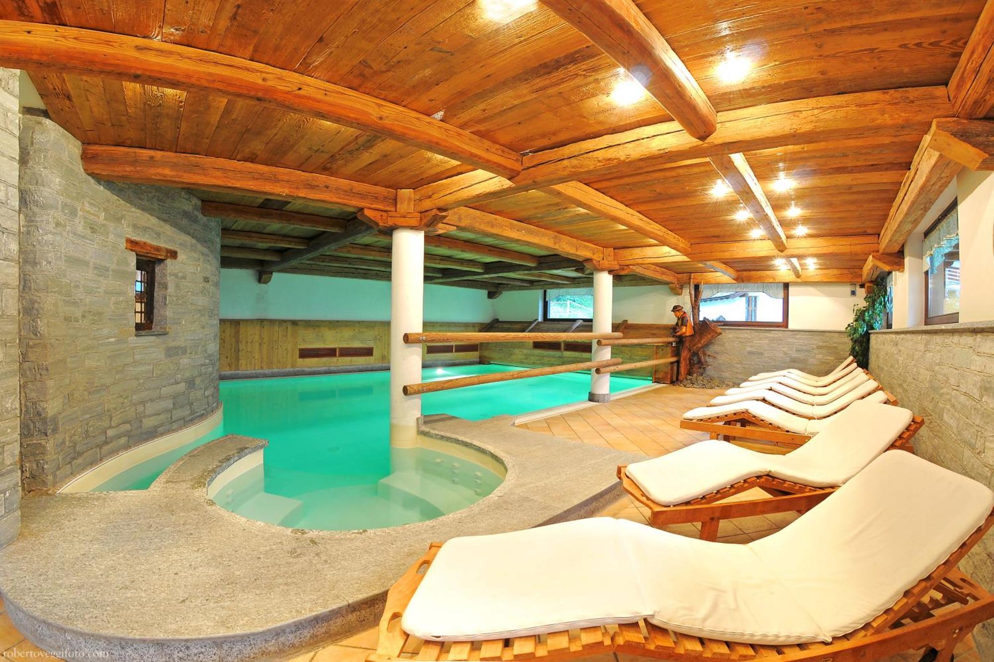 Hotel Jolanda Sport เกรสโซเนย์-ลา-ตรีนีเต ภายนอก รูปภาพ