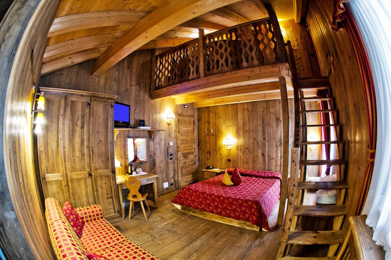 Hotel Jolanda Sport เกรสโซเนย์-ลา-ตรีนีเต ภายนอก รูปภาพ